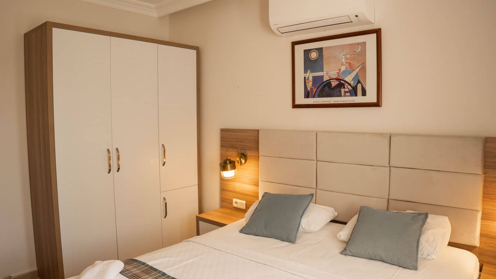 rooms-family-room