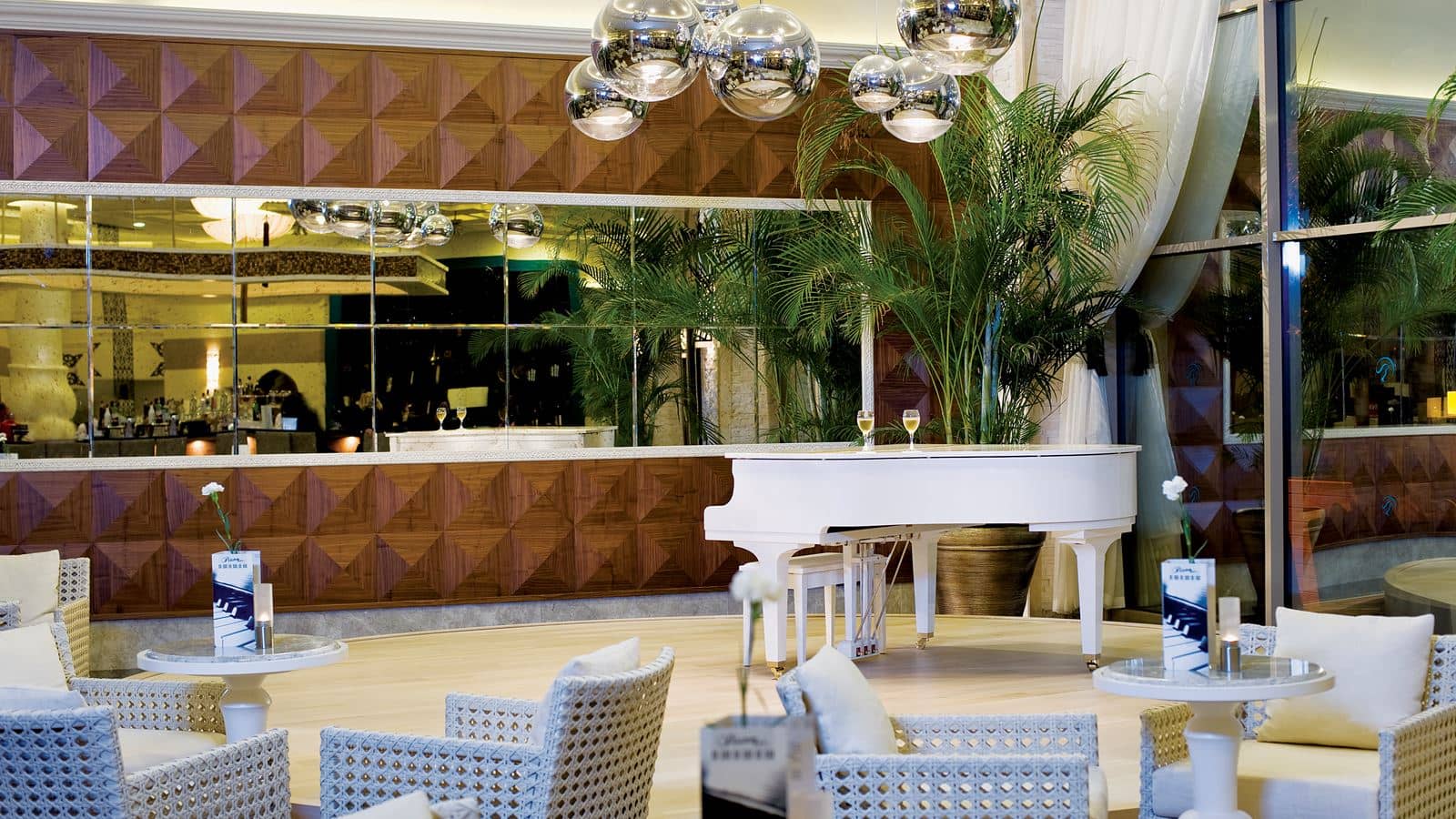 bars-lobby-bar