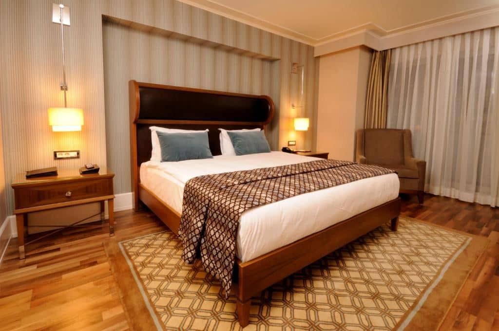 rooms-double-or-twin-superior-with-double-bed