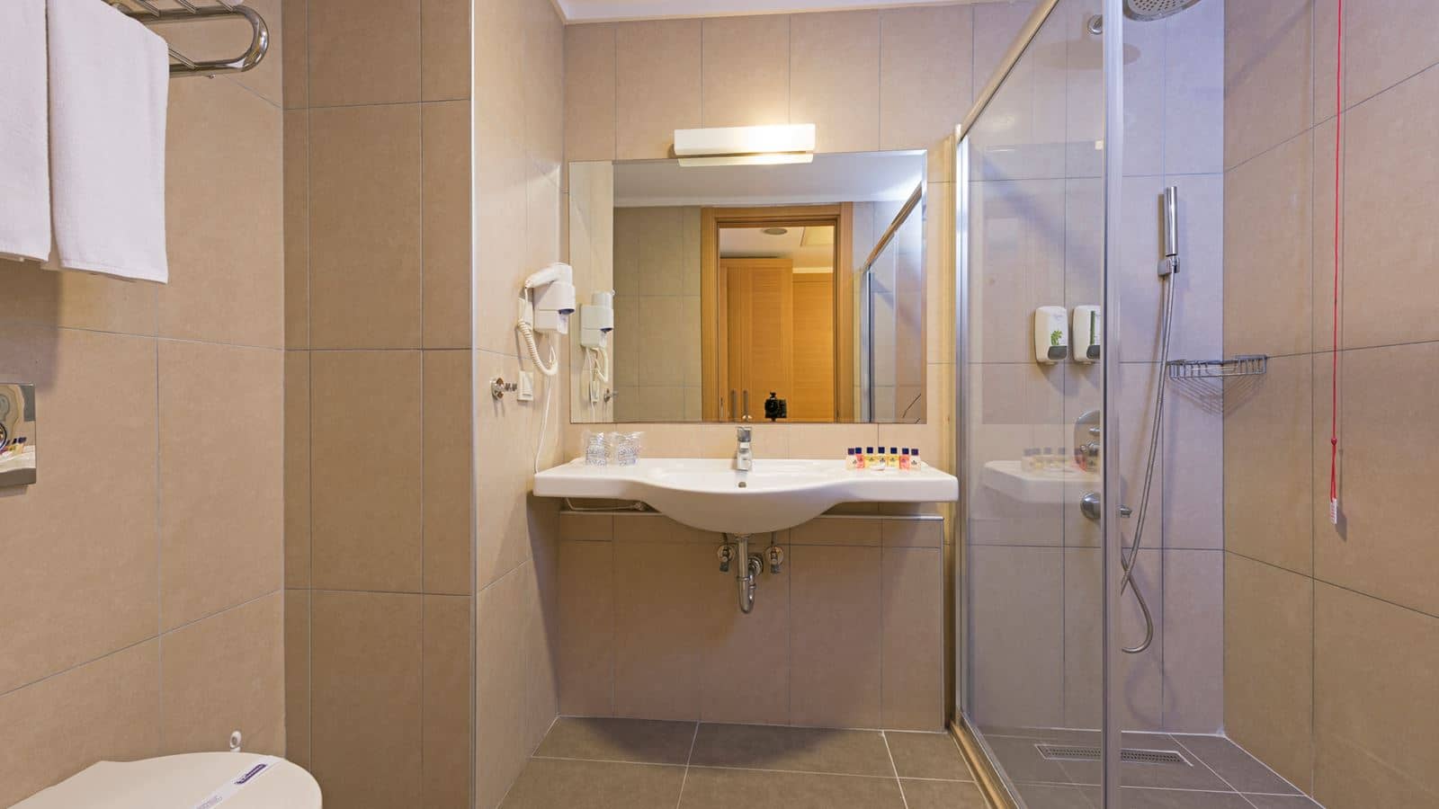 rooms-superior-room