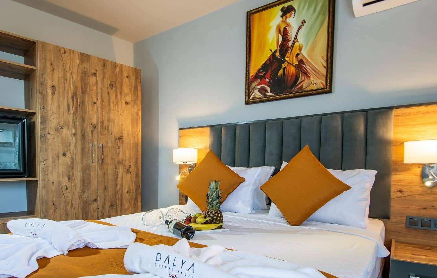 rooms-deluxe-sea-view-room