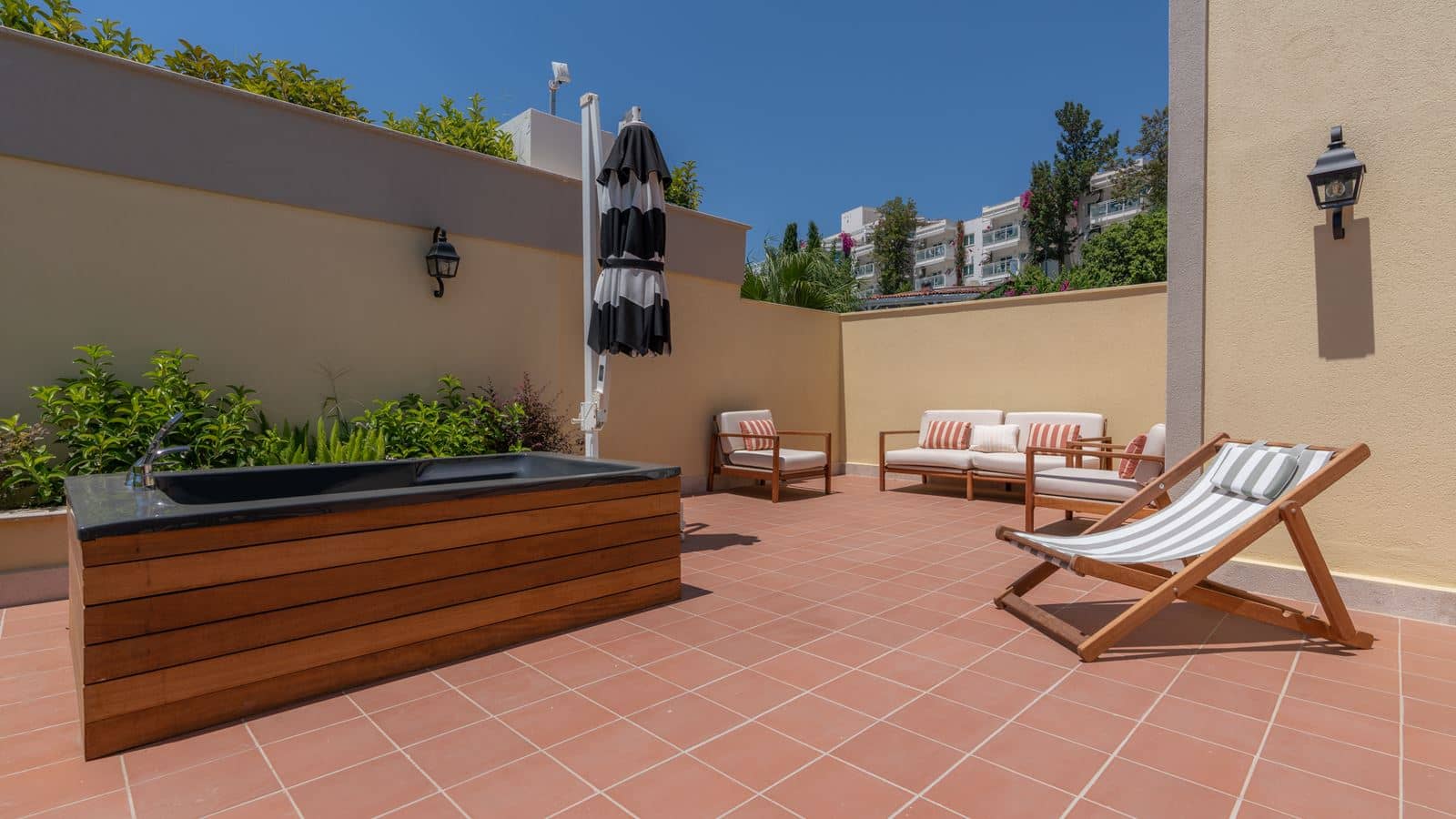rooms-jacuzzi-suite