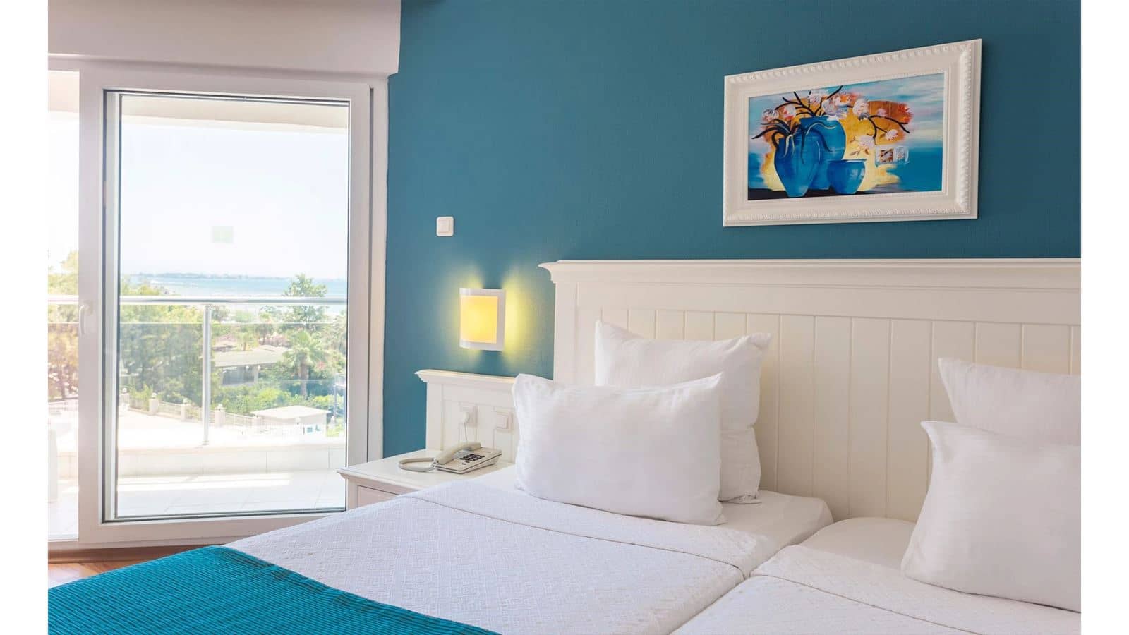 rooms-single-standard-room-side-sea-view