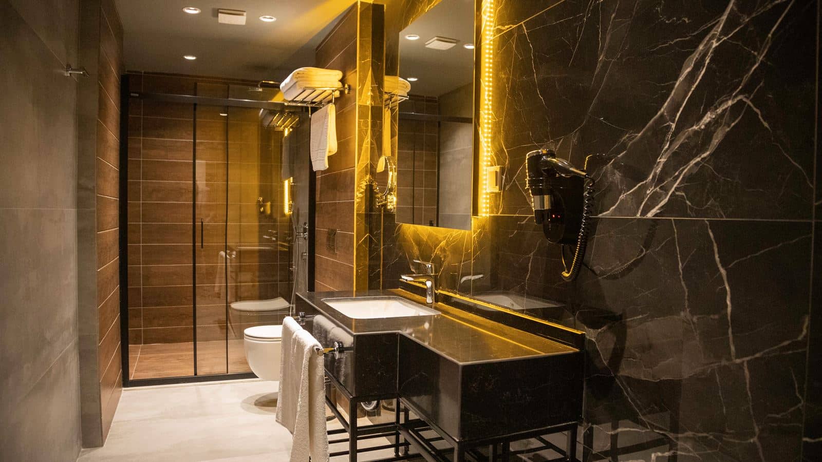 rooms-deluxe-room