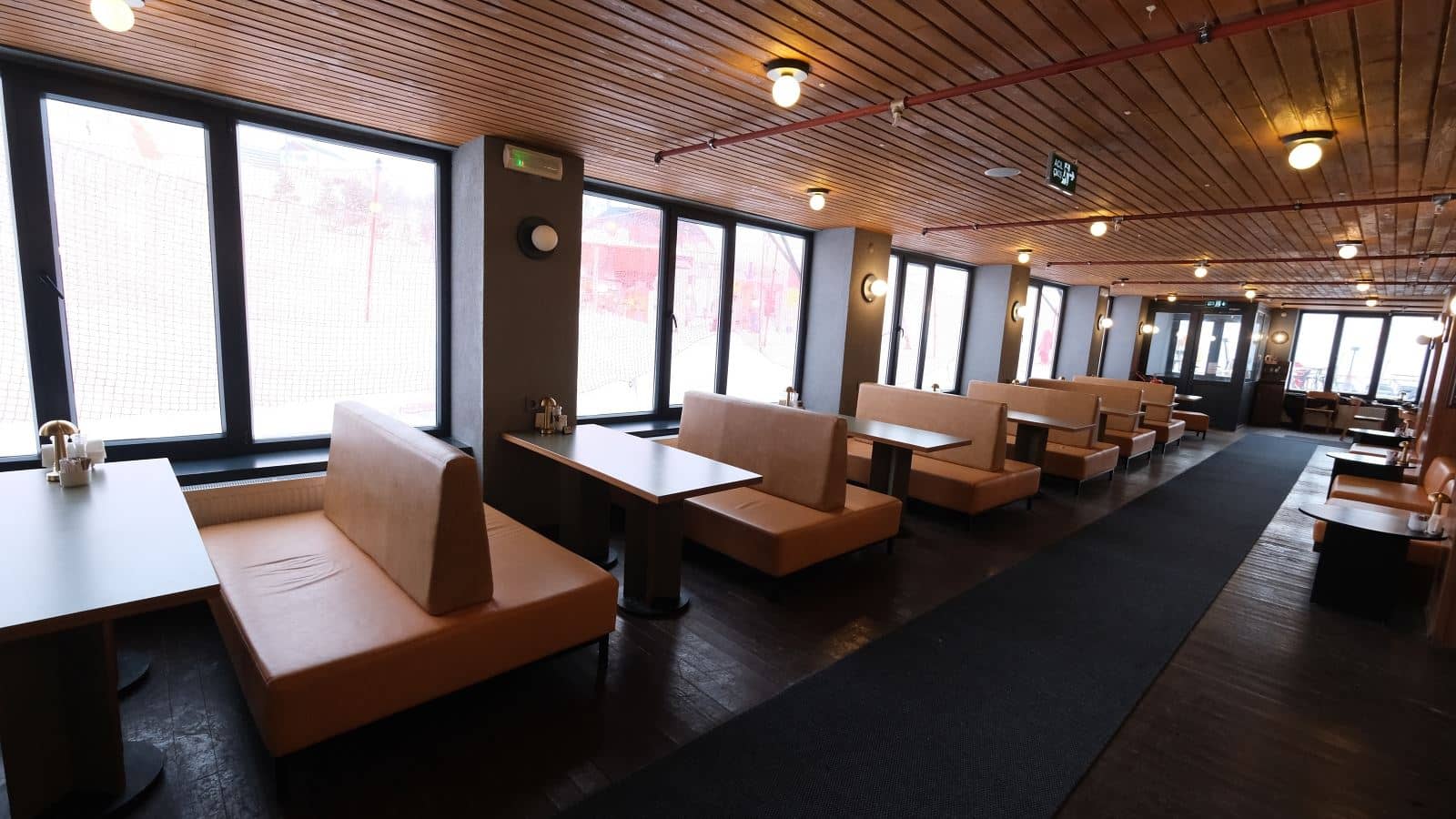 restaurants-restaurant