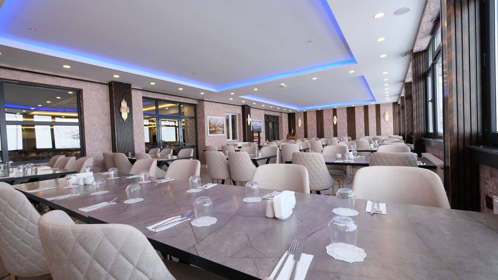 restaurants-restaurant