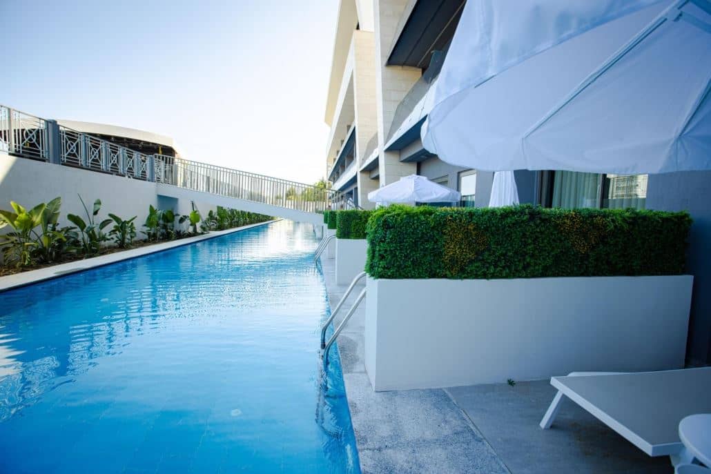 rooms-family-swim-up