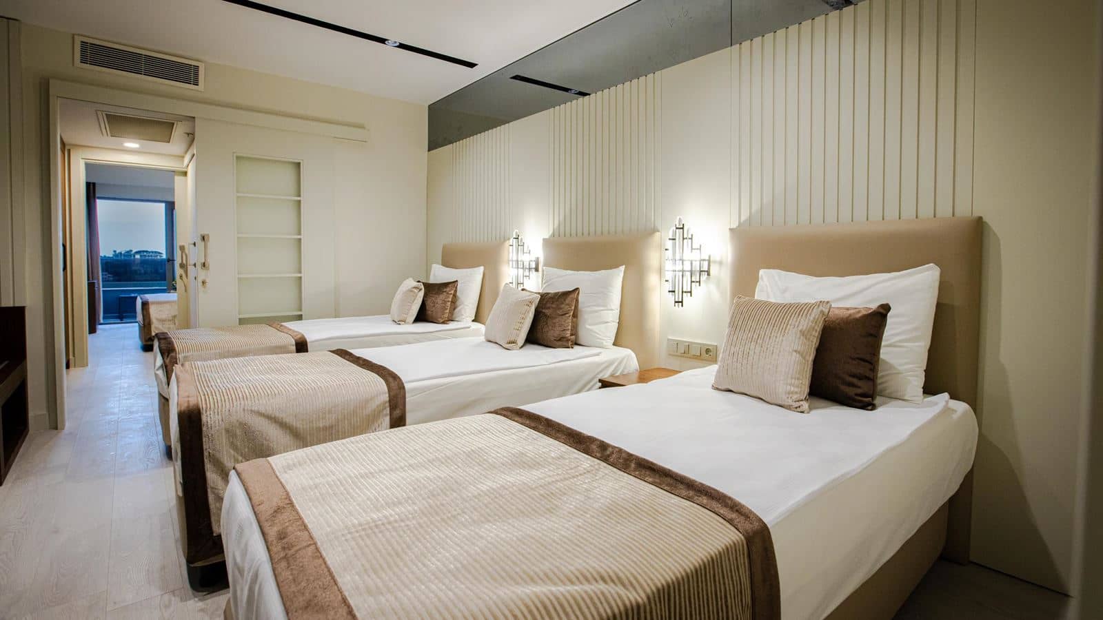 rooms-family-large-room