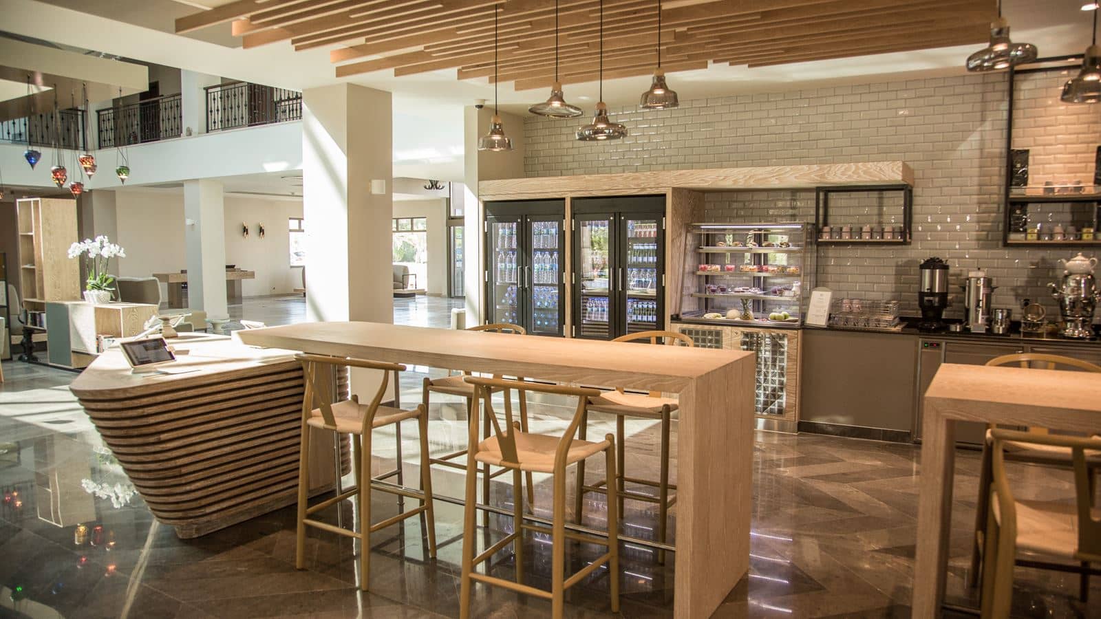 restaurants-beach-bar--restaurant-grab--go-station
