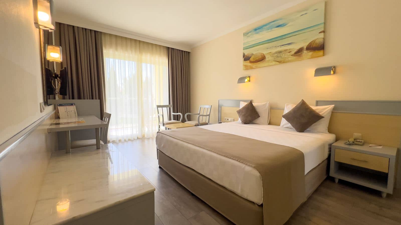 rooms-large-family-room