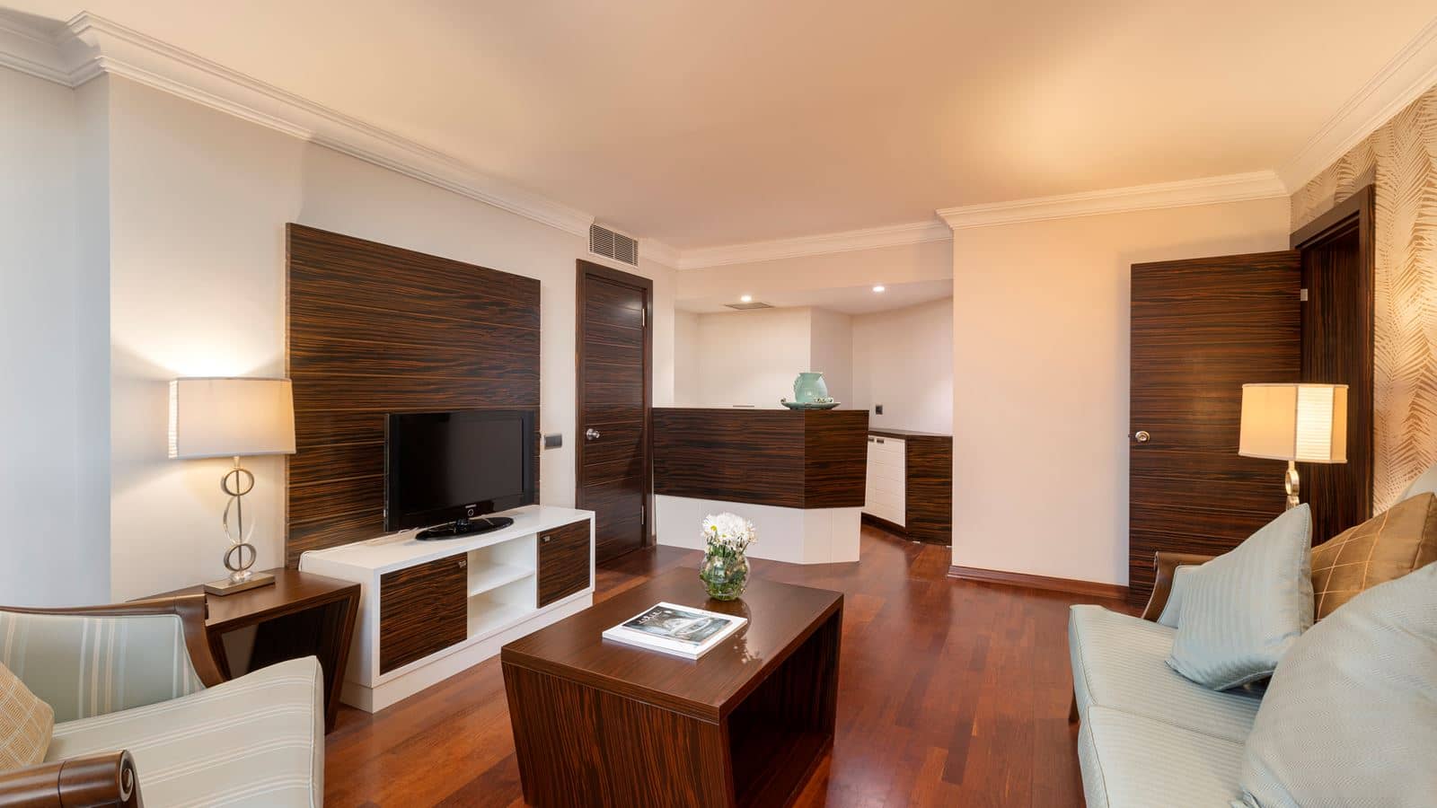 rooms-jacuzzi-suite