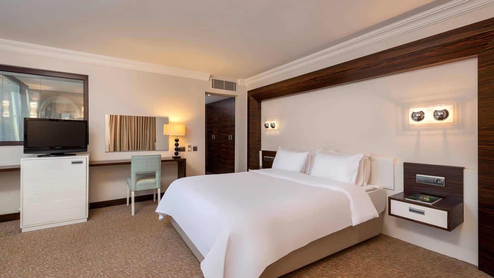rooms-jacuzzi-suite