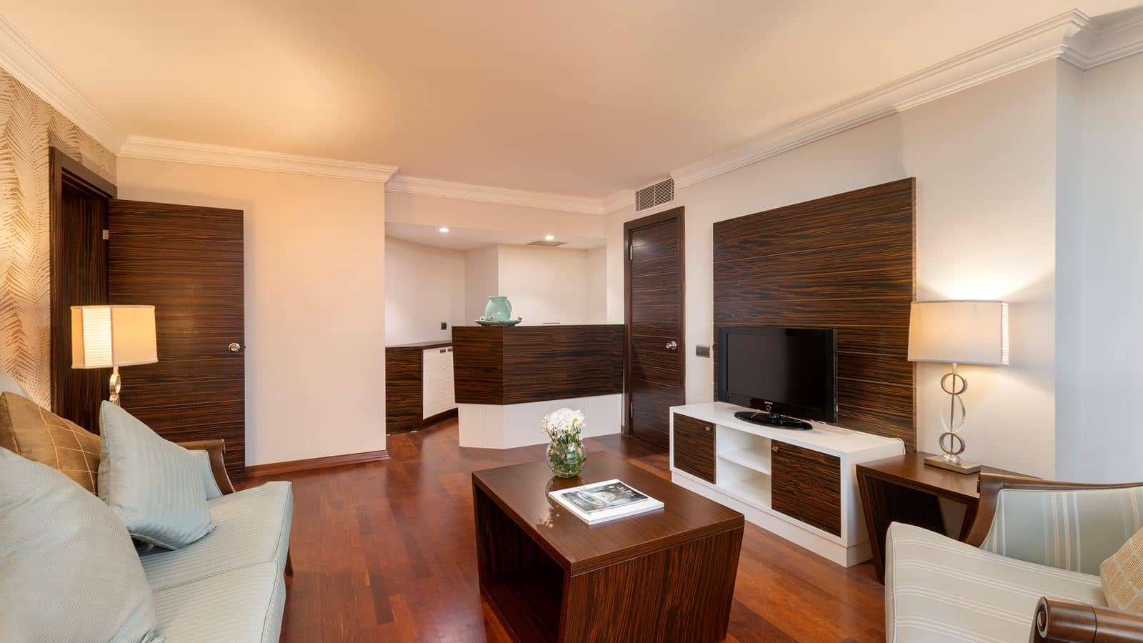 rooms-jacuzzi-suite