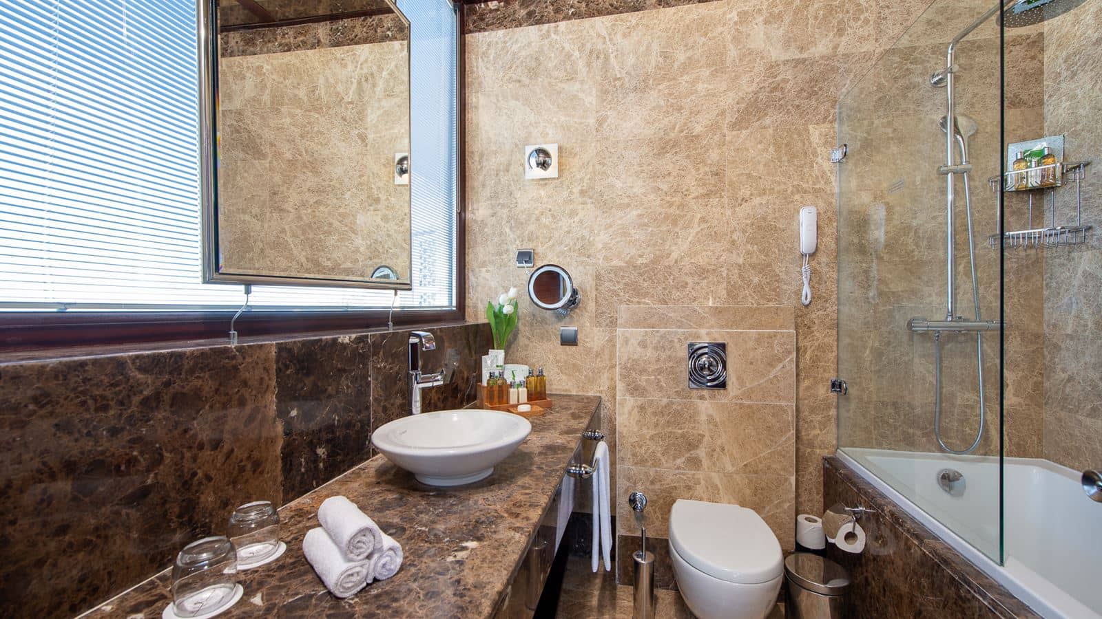 rooms-king-suite