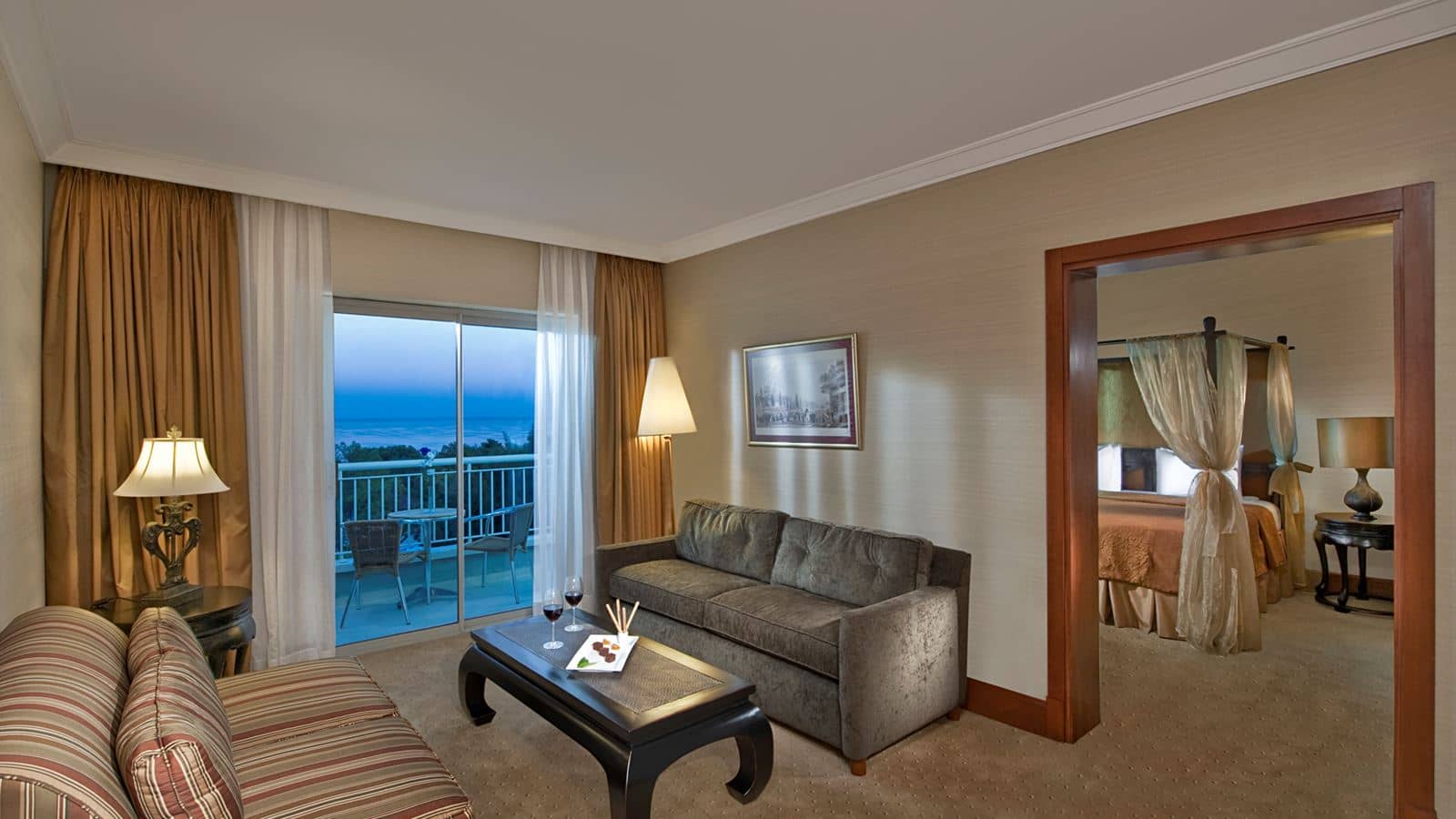 rooms-king-suite