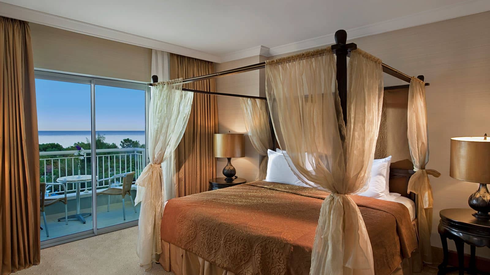 rooms-king-suite