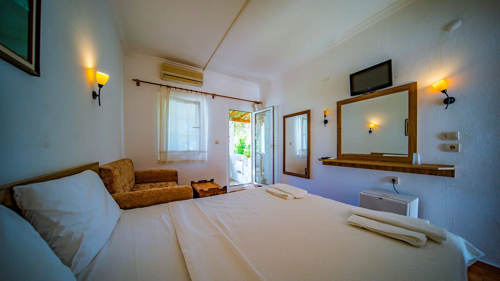 rooms-patio-room