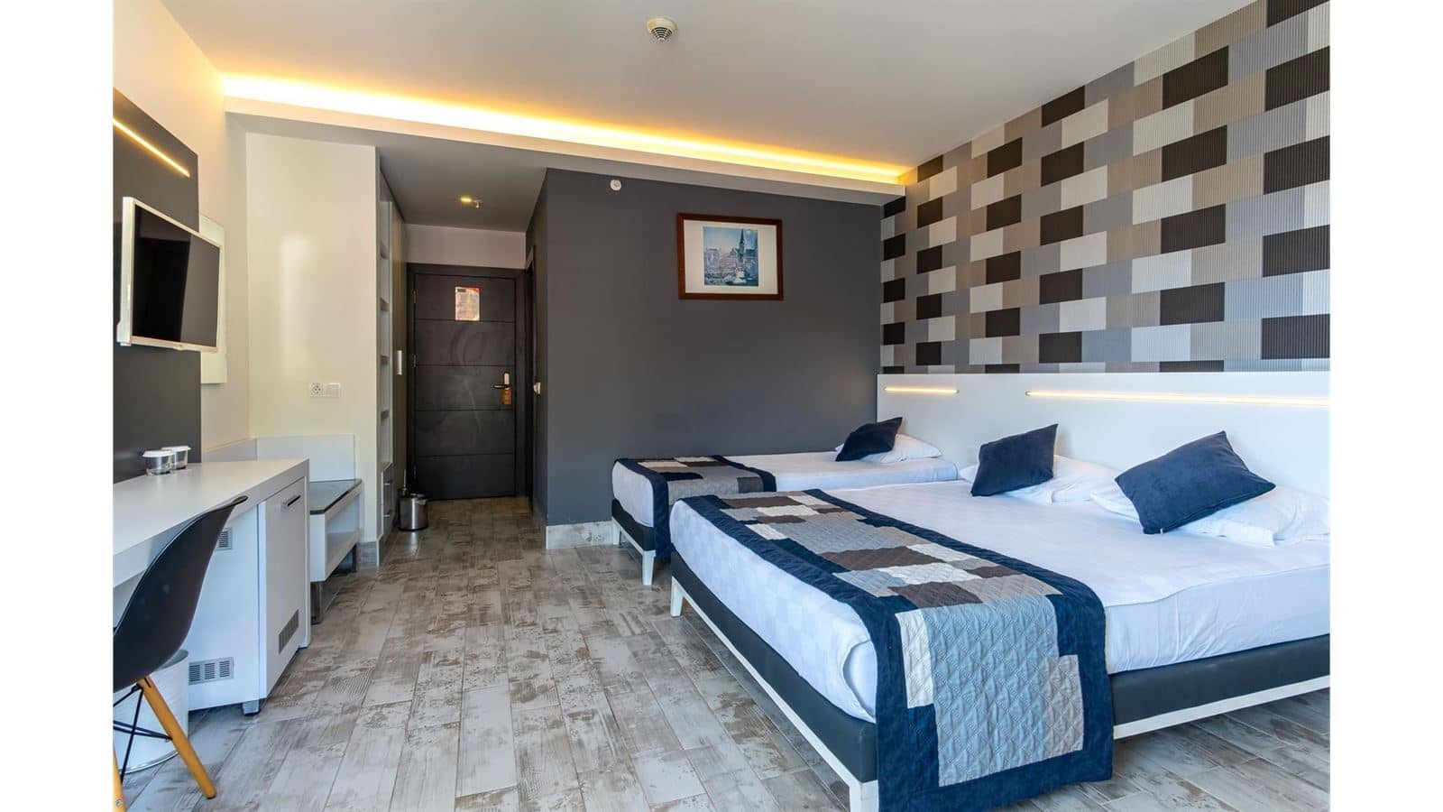 rooms-standard-room-side-sea-view