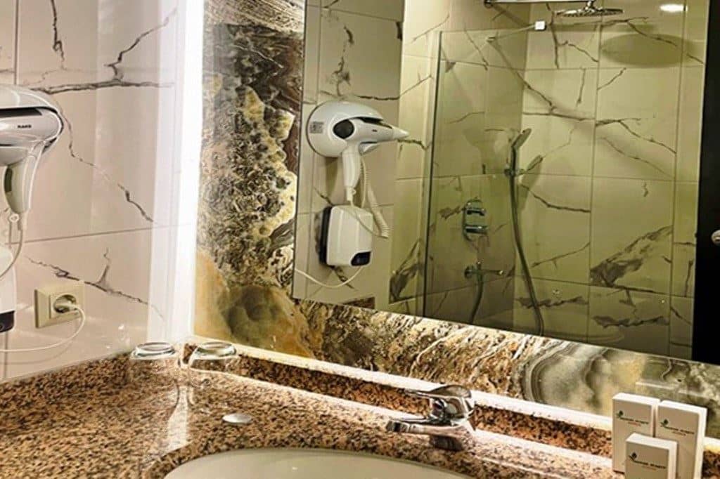 rooms-economy-room
