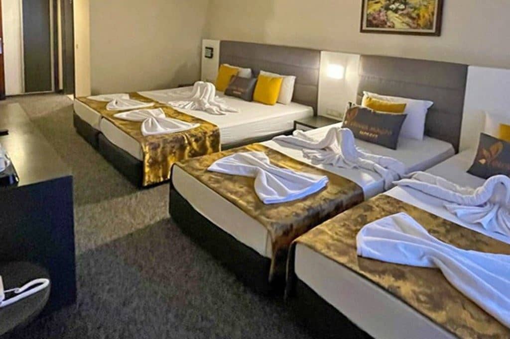 rooms-one-large-family-room