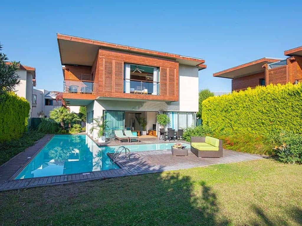 rooms-villas