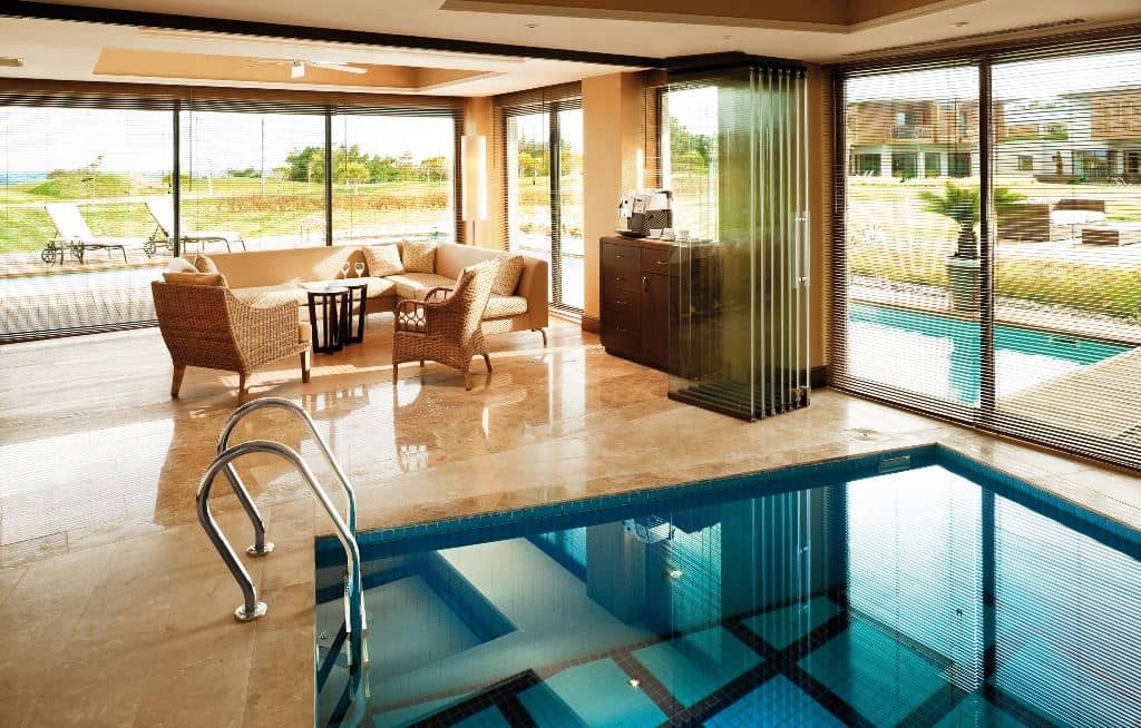 rooms-villas