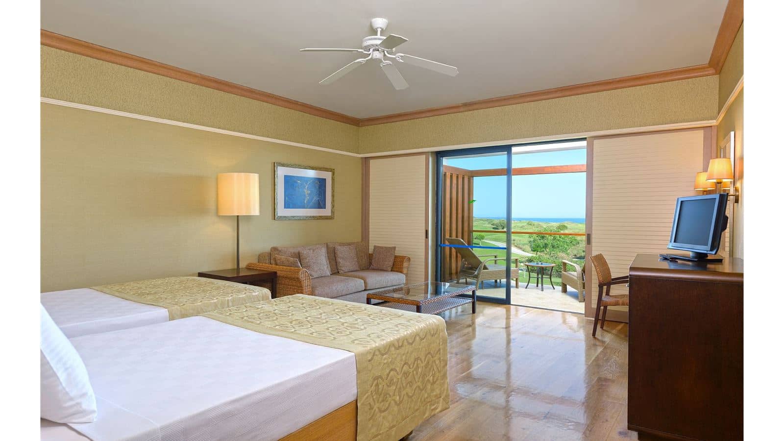 rooms-deluxe-large-room