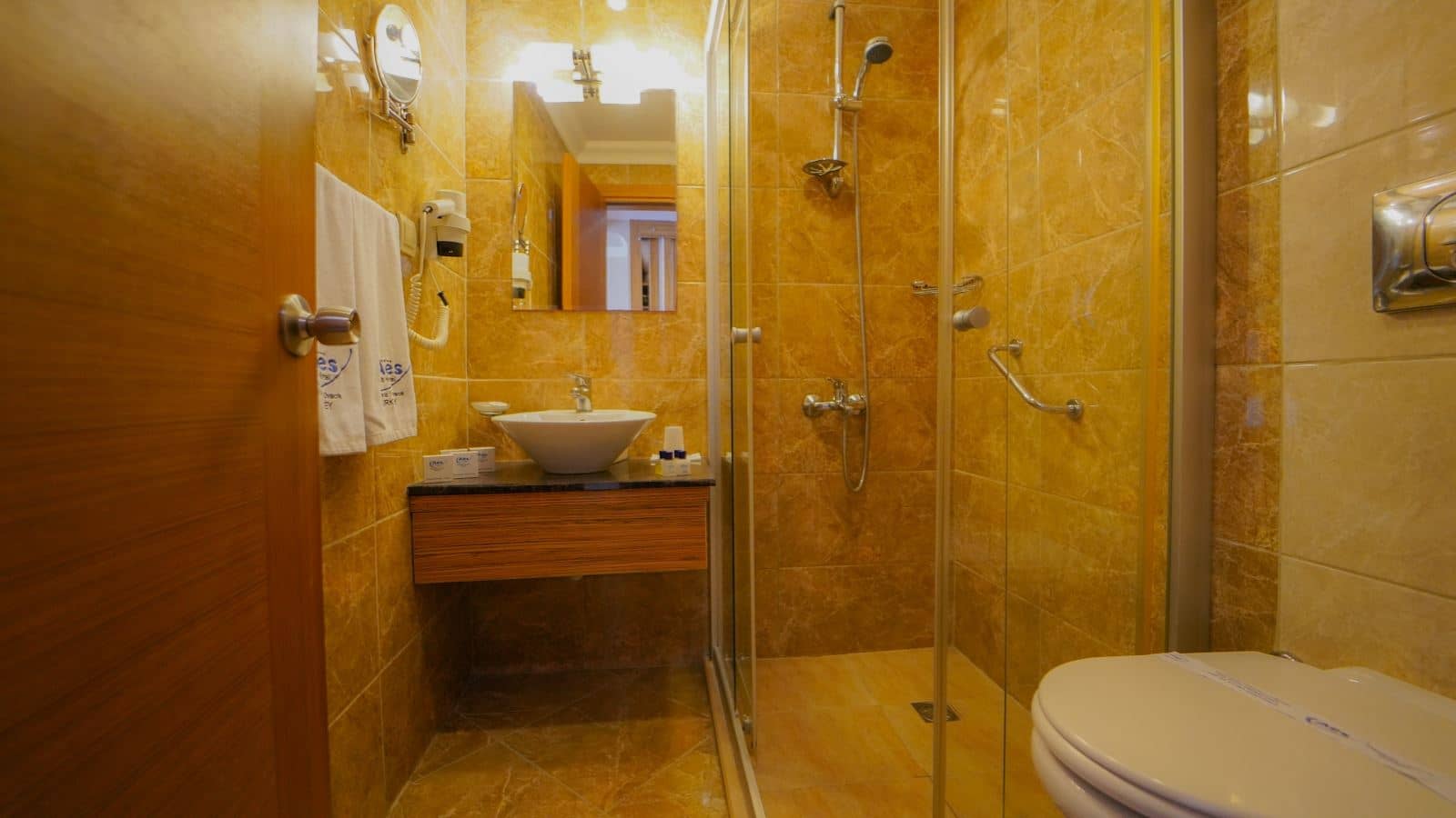 rooms-family-room