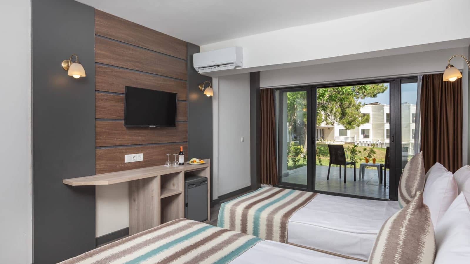 rooms-garden-room