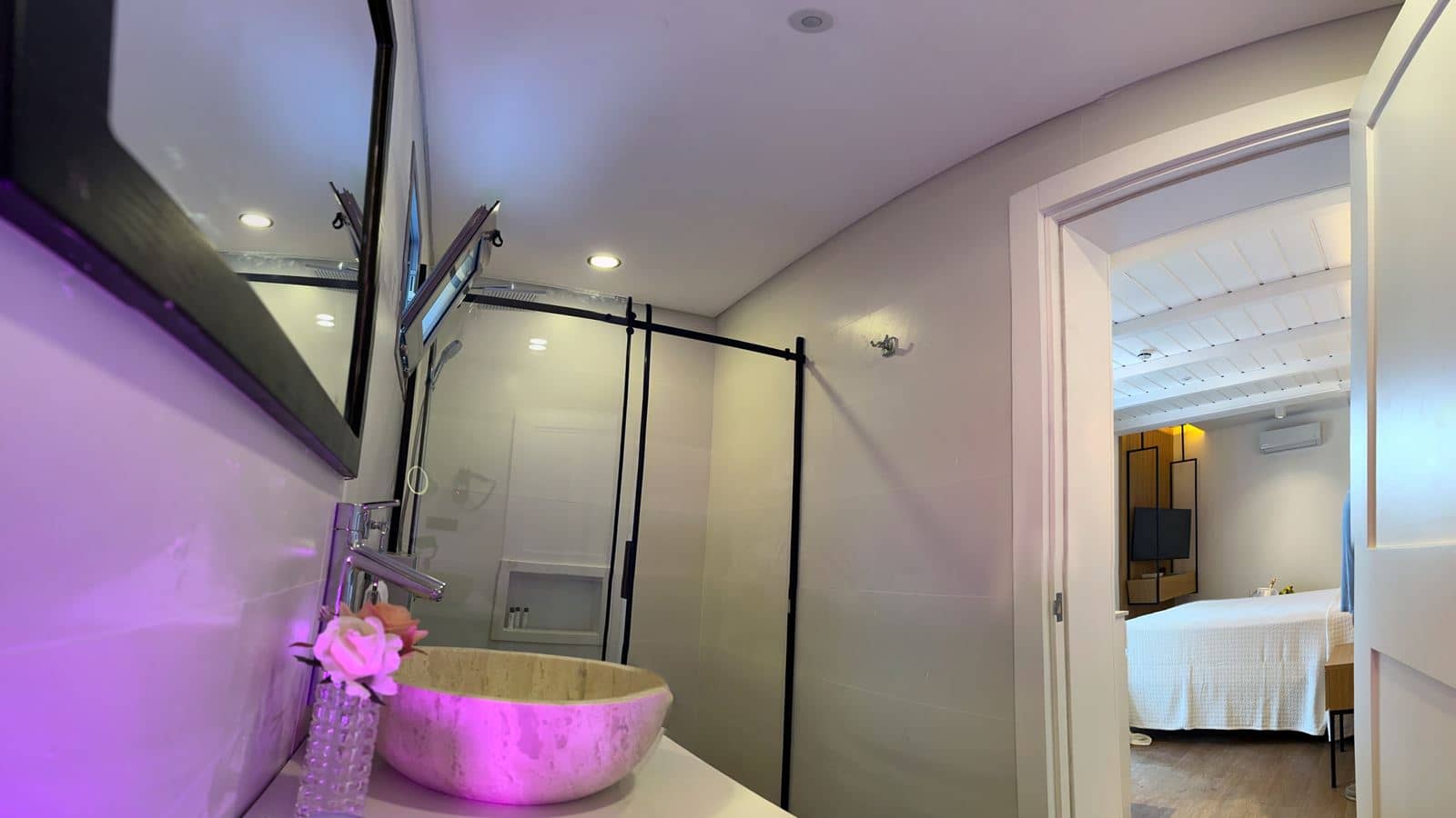 rooms-club-room