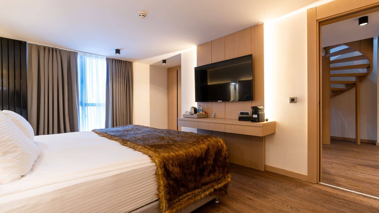 rooms-king-suite