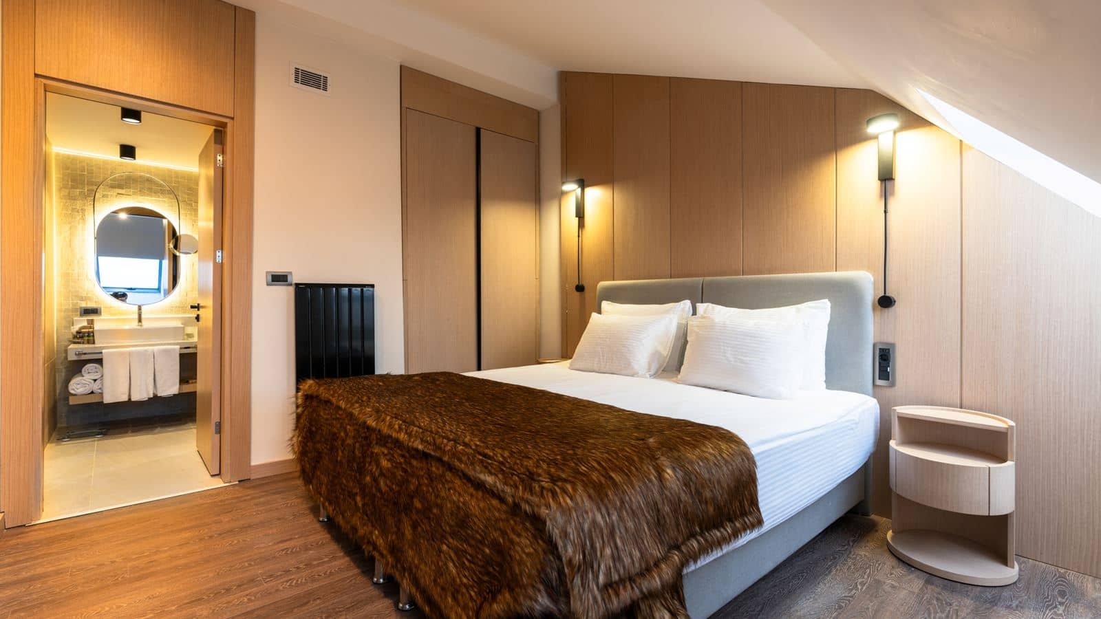 rooms-king-suite