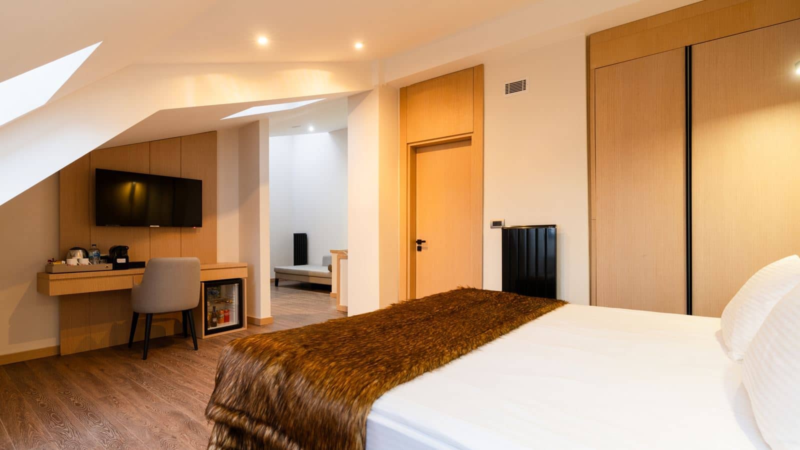 rooms-king-suite