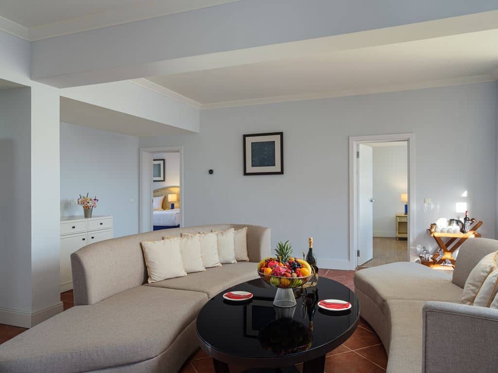rooms-lake-deluxe-villa