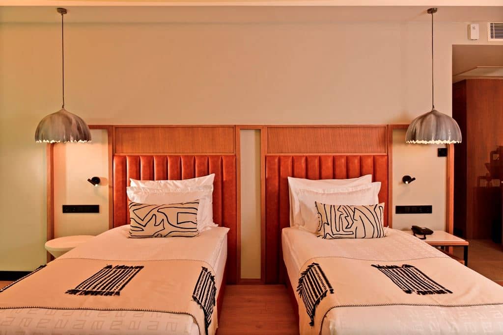 rooms-family-corner-suite--forest-view-