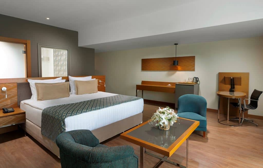 rooms-corner-suite-sea-view