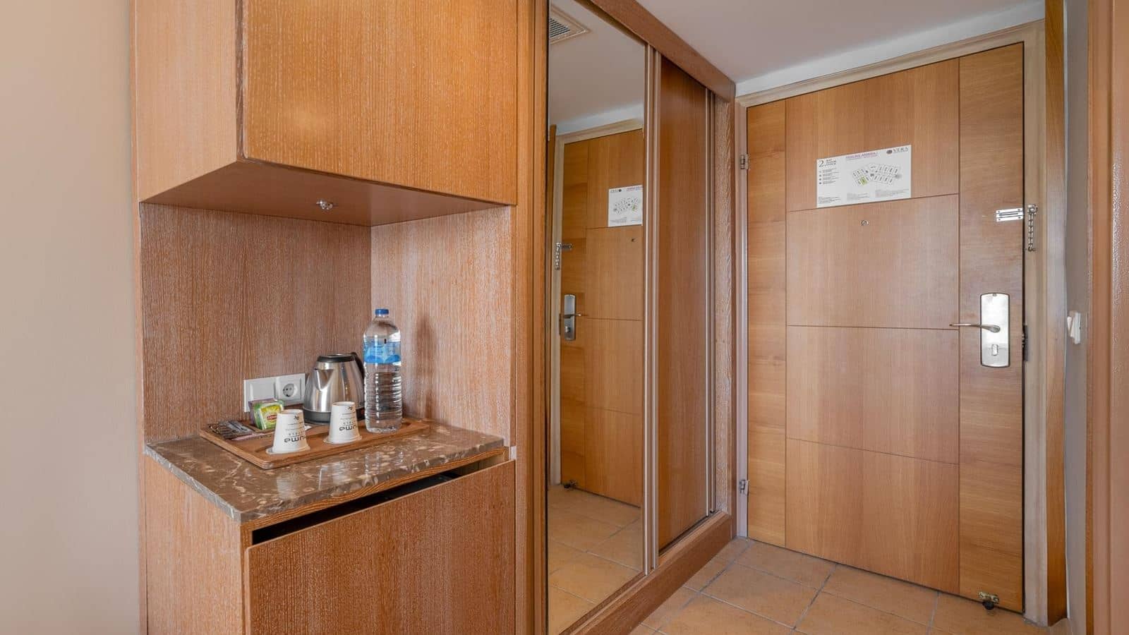rooms-standard-room--land-view