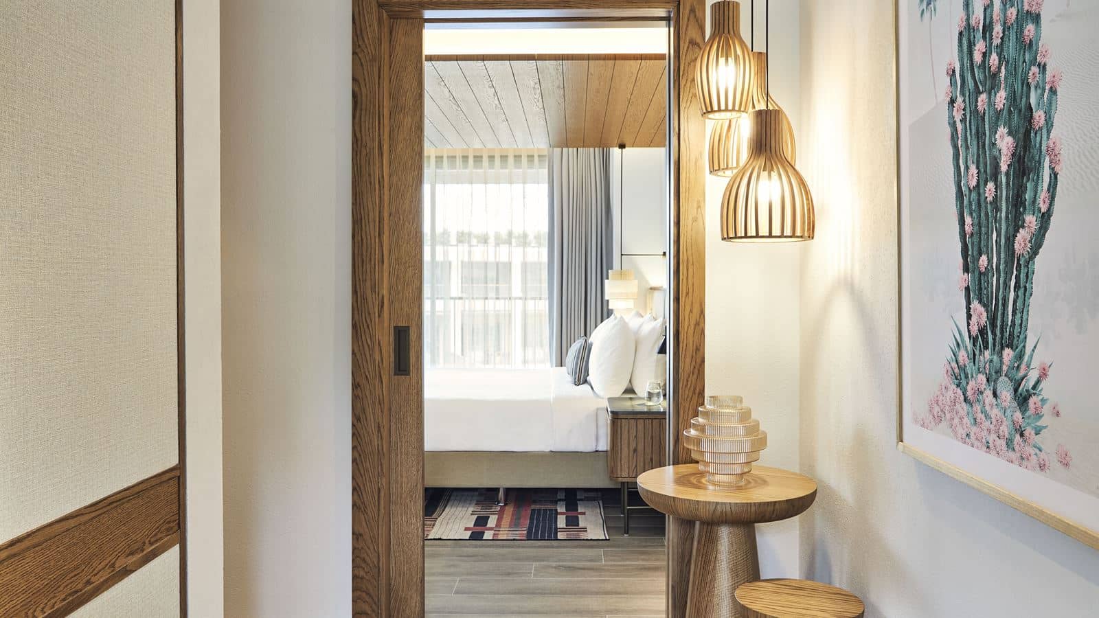 rooms-platinum-suite-poolview