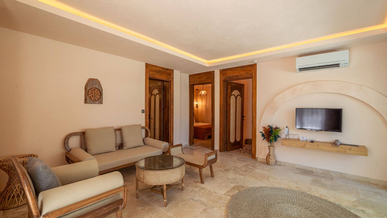 rooms-2-bedroom-suite-with-partial-sea--pool-view