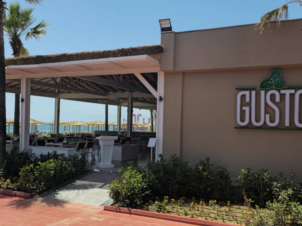 restaurants-