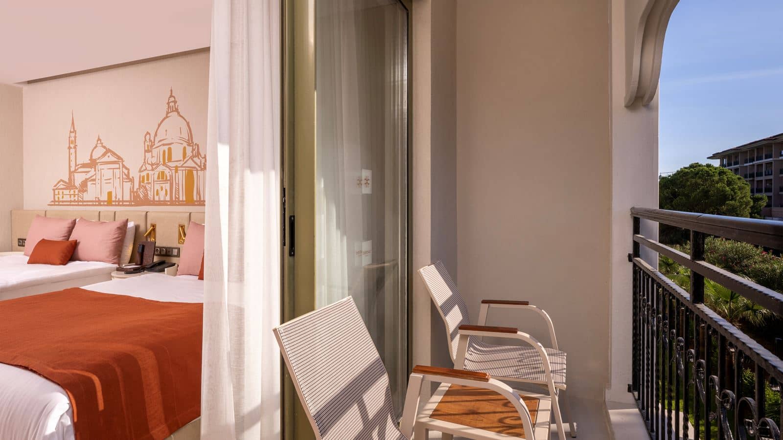 rooms-deluxe-standart-land-view