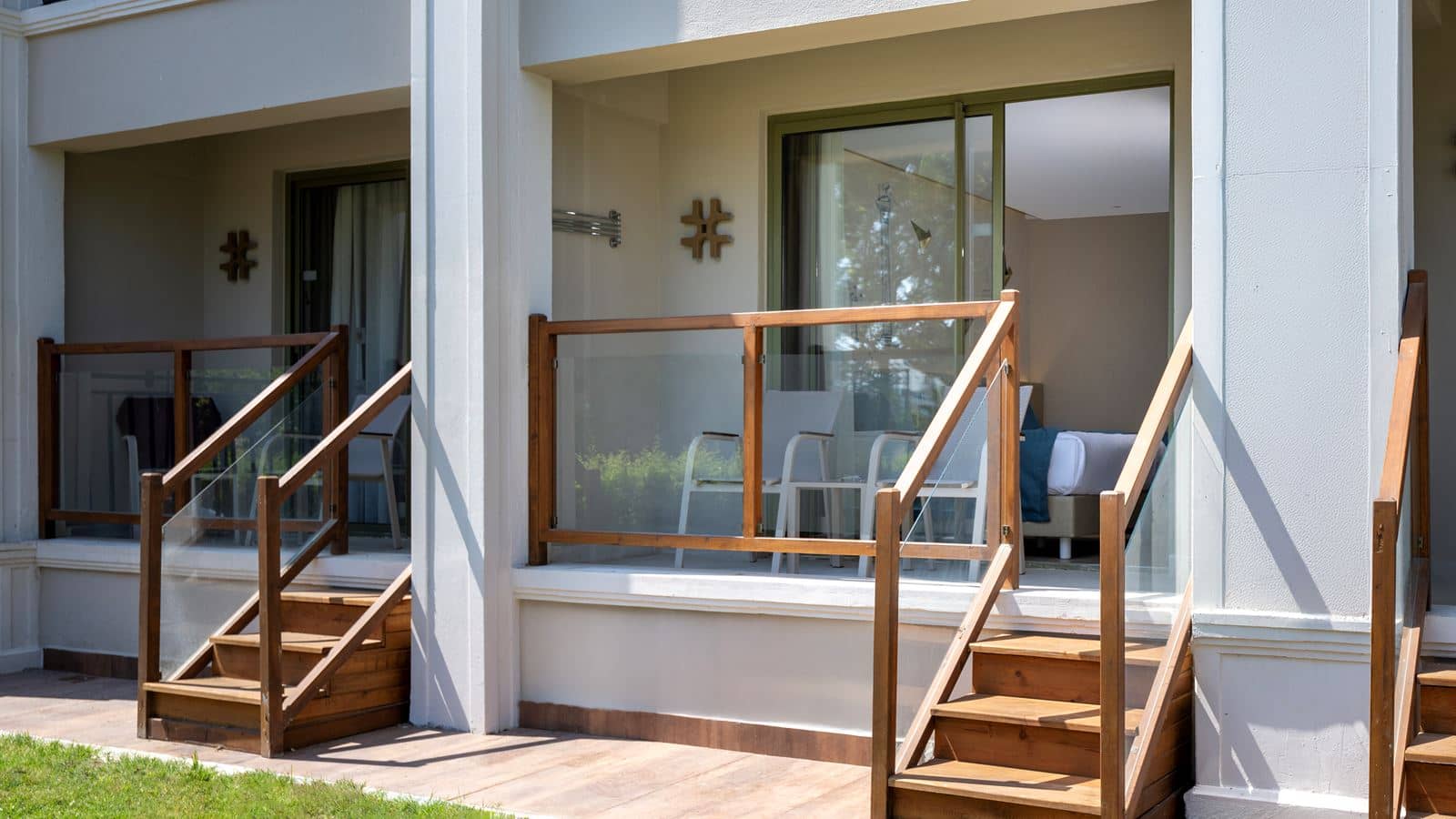rooms-deluxe-standart-terrace-garden-view