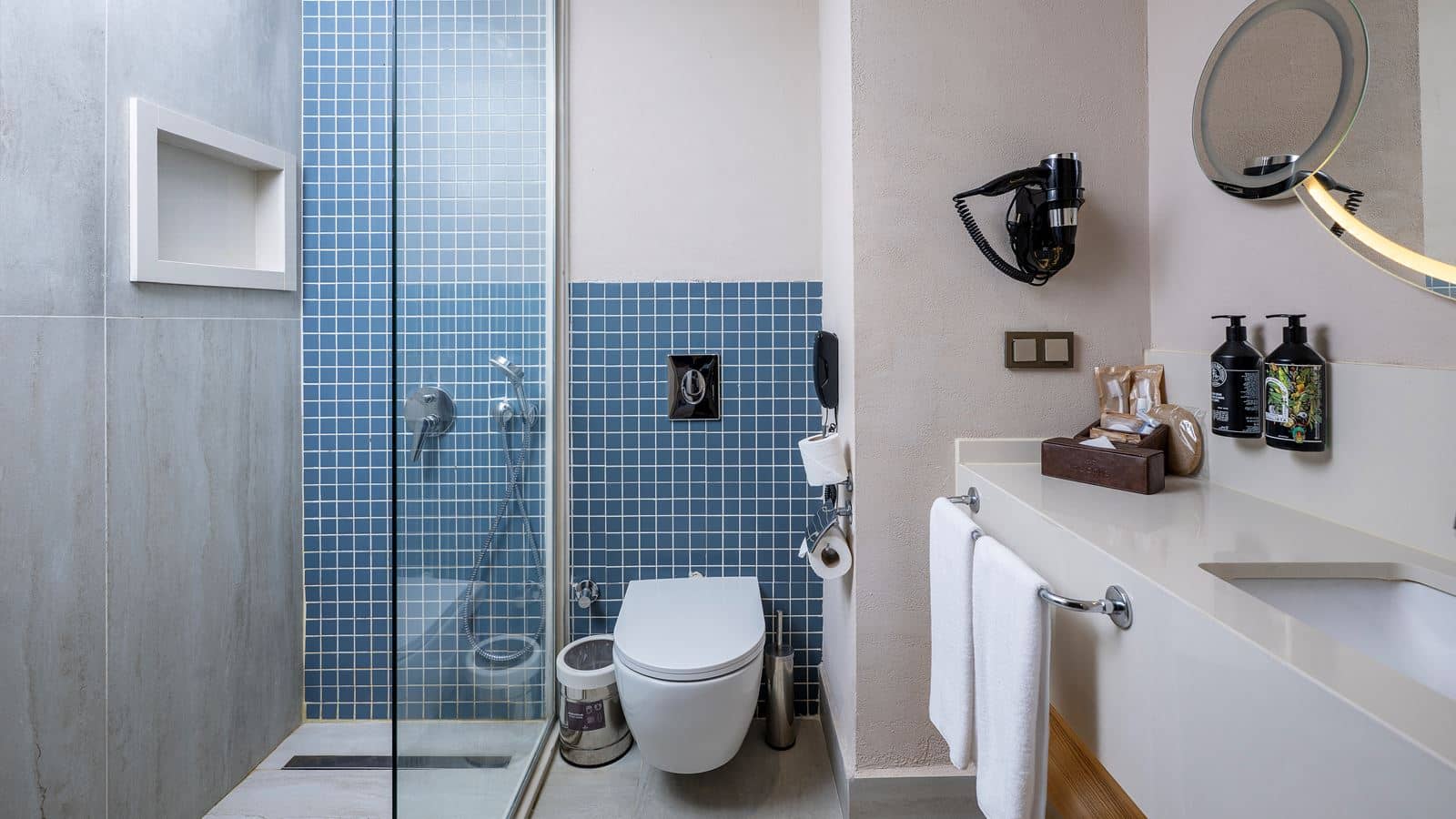 rooms-swim-up