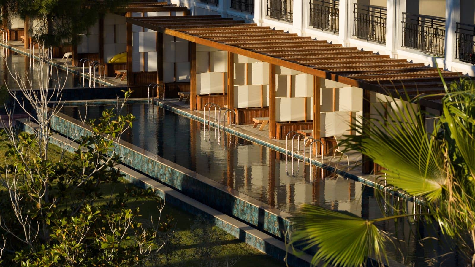 rooms-swim-up