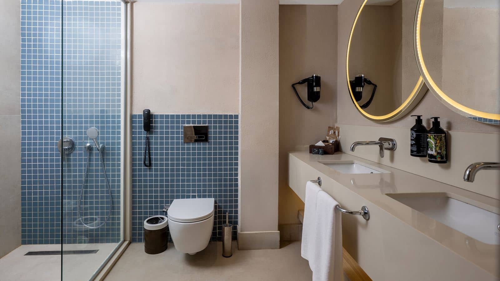 rooms-swim-up-suite