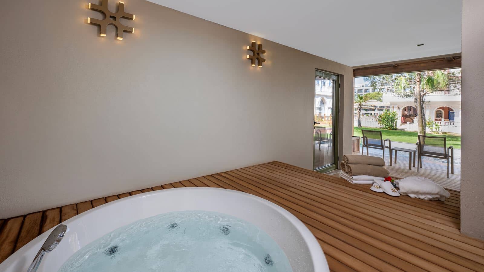 rooms-swim-up-suite