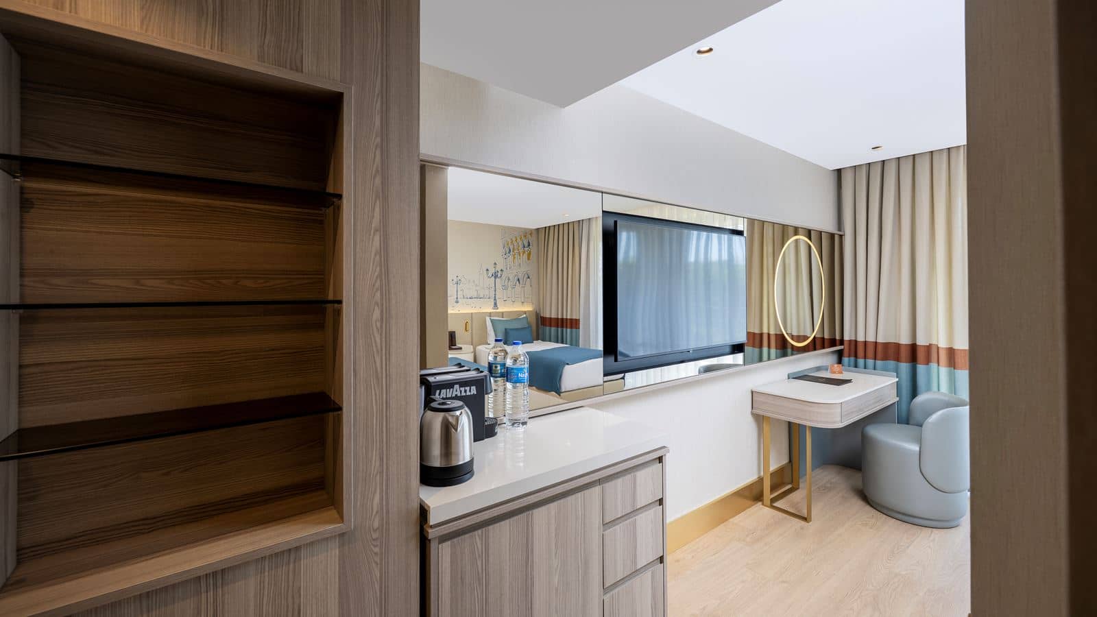 rooms-family-suit-garden-view