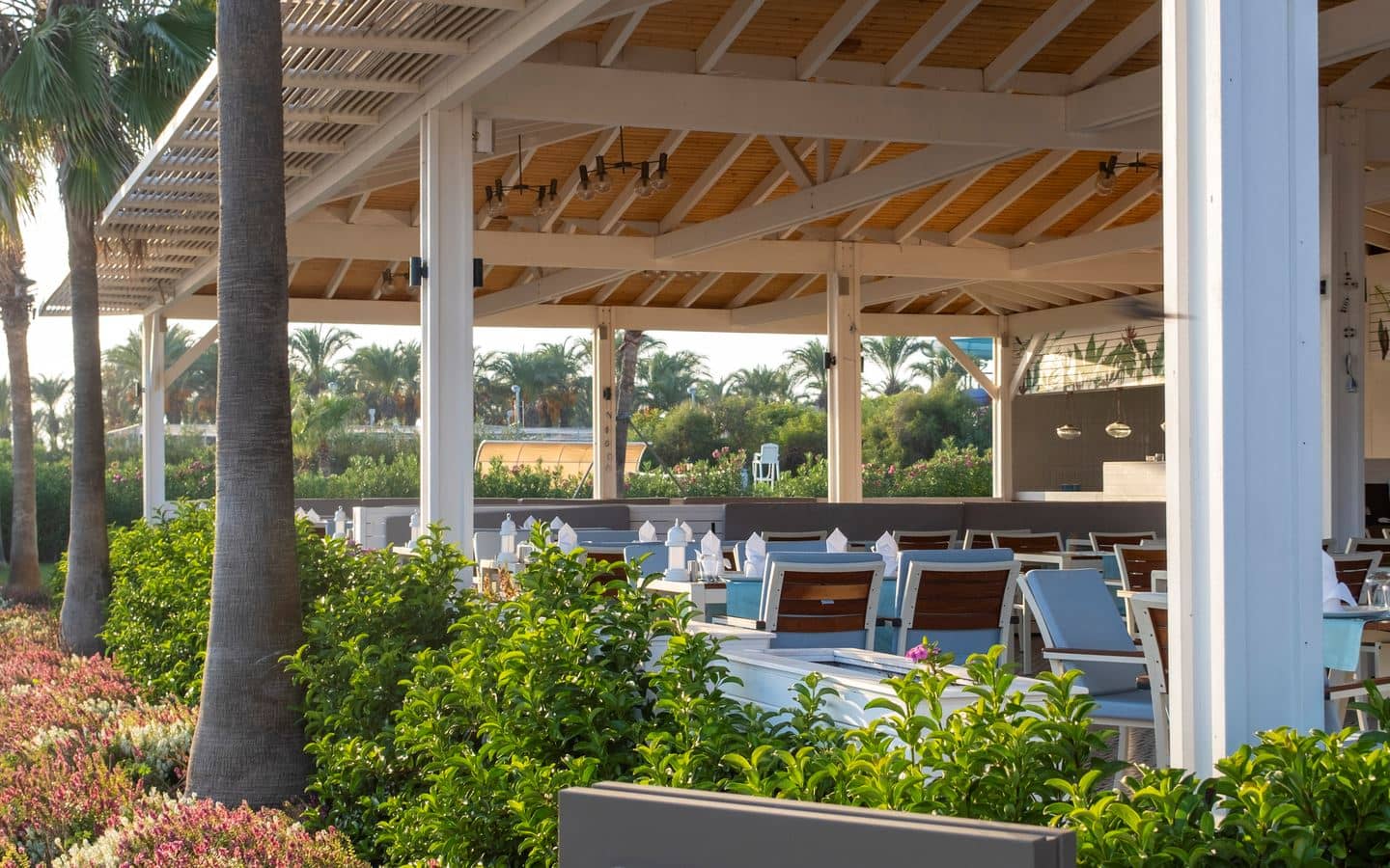 restaurants-gusto-italian-snack-restaurant