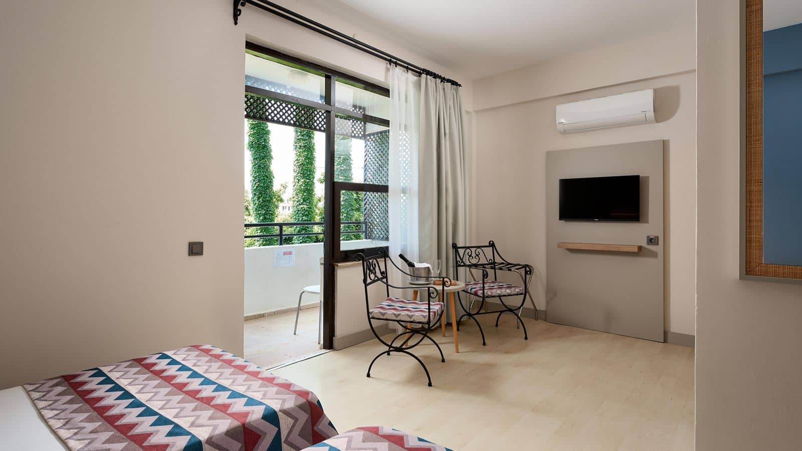 rooms-standard-room