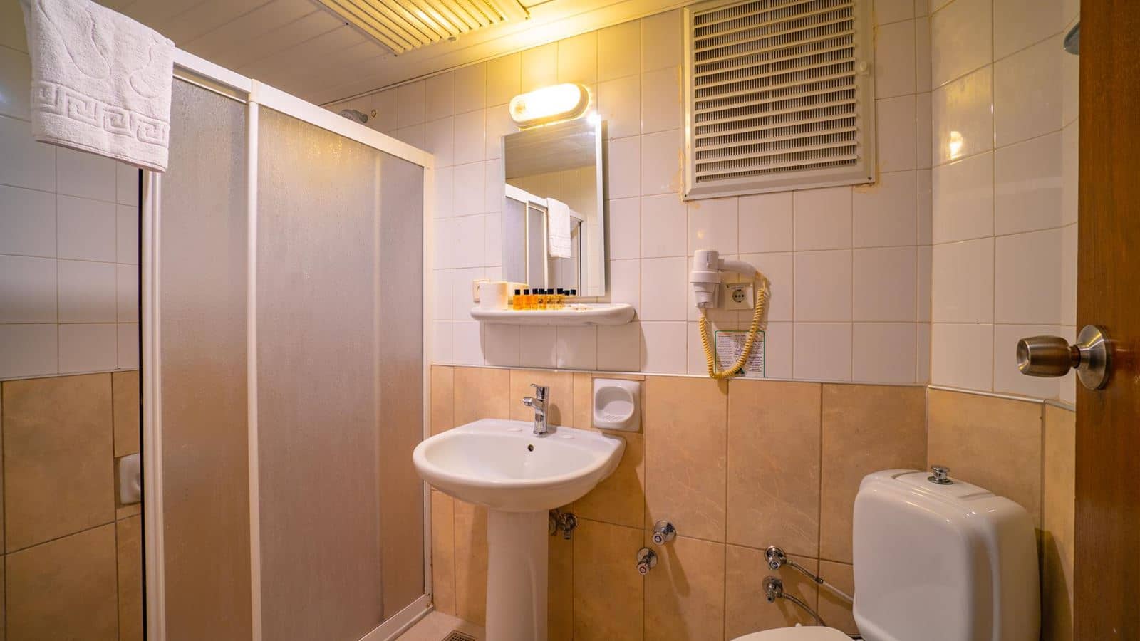 rooms-standard-room
